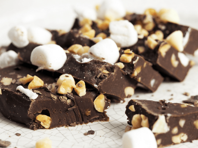 Chocolate fudge with marshmallows and peanuts